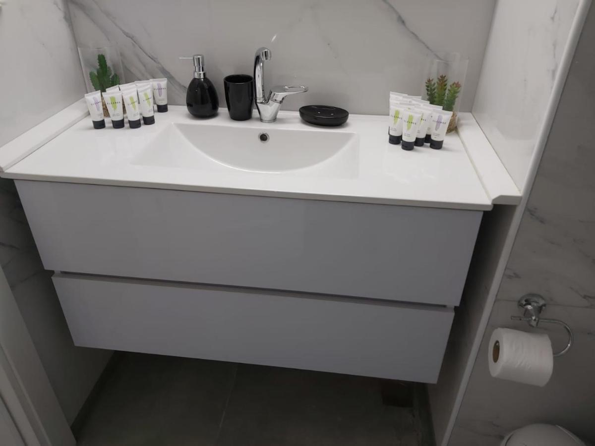 Rina Vacation Apartment Тиверіада Екстер'єр фото