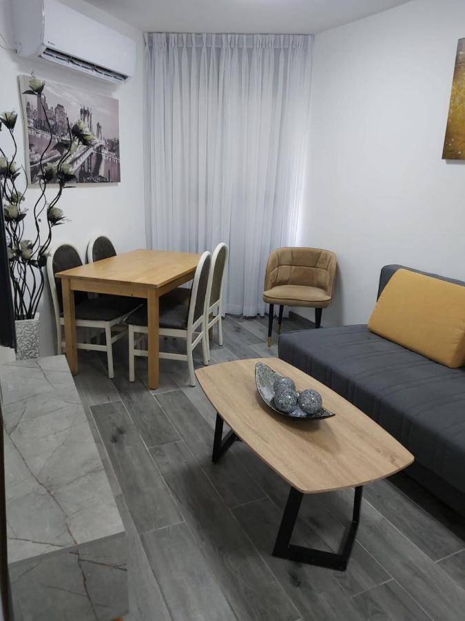 Rina Vacation Apartment Тиверіада Екстер'єр фото